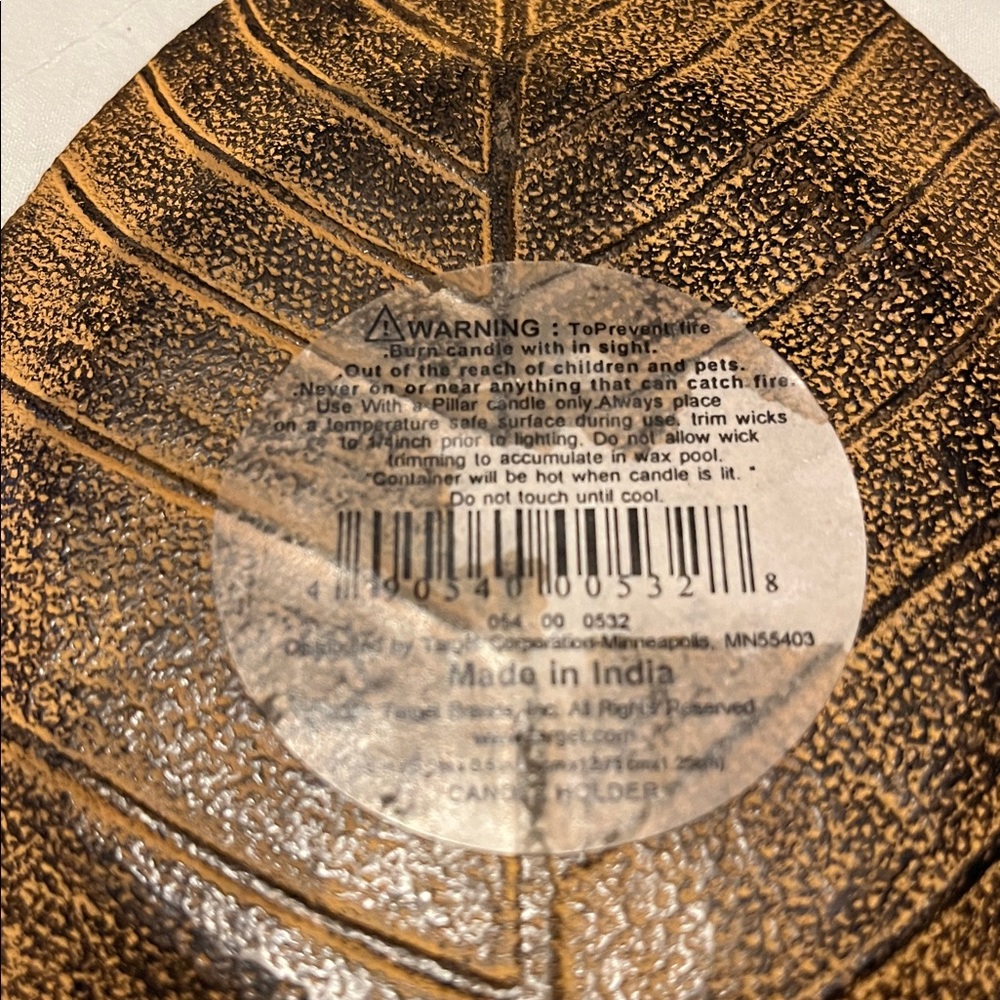 Decorative Leaf-Shaped Metal Candleholder - Picture 2 of 4